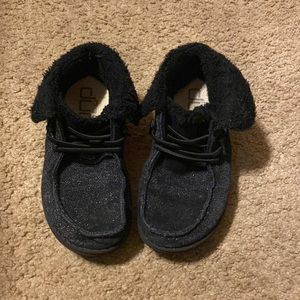 Hey dude big kids size 2